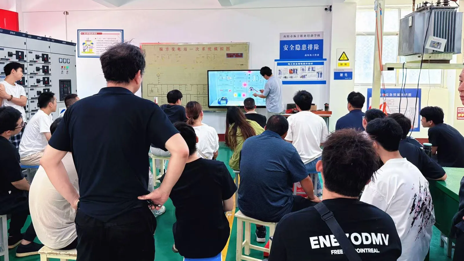 维修电工专业实训环境