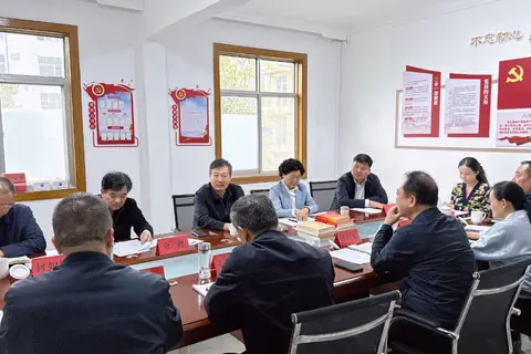 市政协农业和农村委员会赴南阳市振方职业培训学校召开“发展智慧农业”专题研讨会
